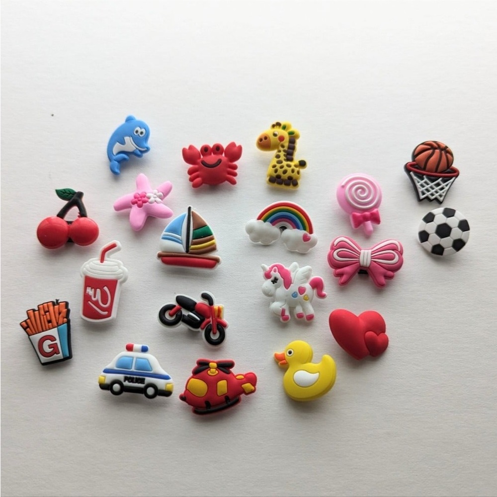 🍟⚽️ NEW - 19 CROC Charms 🍒🦄